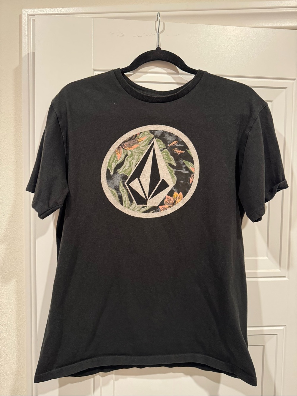 Volcom Boys XL Black Graphic Logo Tee